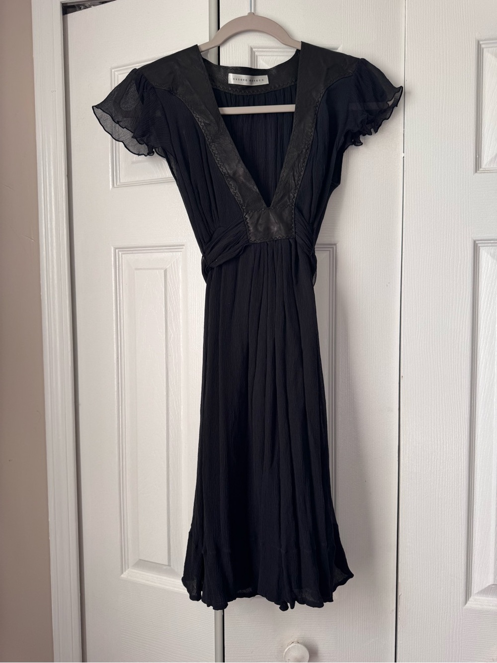 Susana Monaco 100% Silk Leather Trim Black V-Neck Flutter Sleeve Dress Size 8